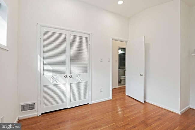 Building Photo - 6713 Old Chesterbrook Rd