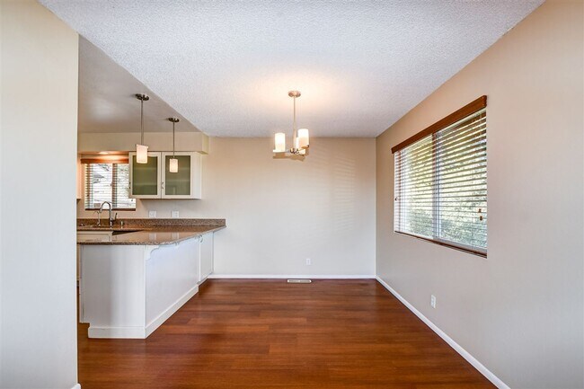 Building Photo - 4 bedroom 2 bathroom home for rent in Prescott