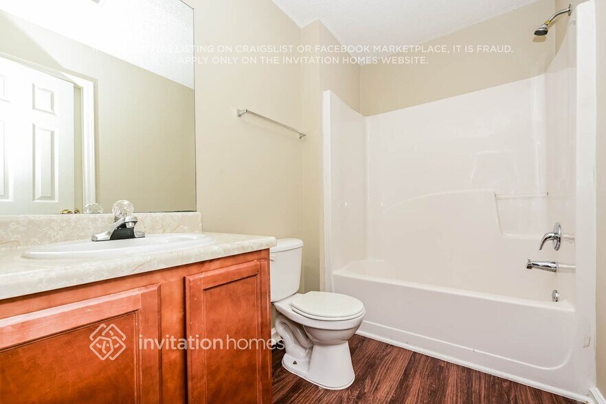 Building Photo - 363 Ermines Way