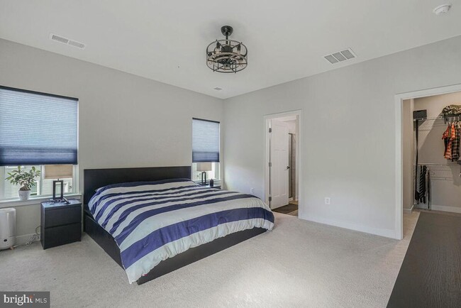 Building Photo - 3760 Charterhouse Alley