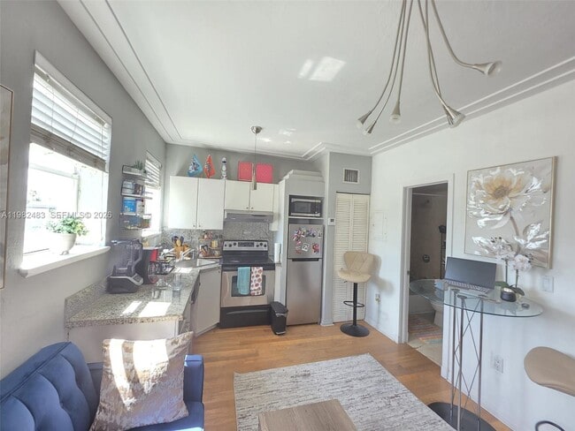 Building Photo - 1027 Pennsylvania Ave