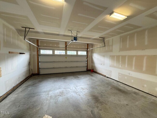 Building Photo - 248 Turner Oaks Dr