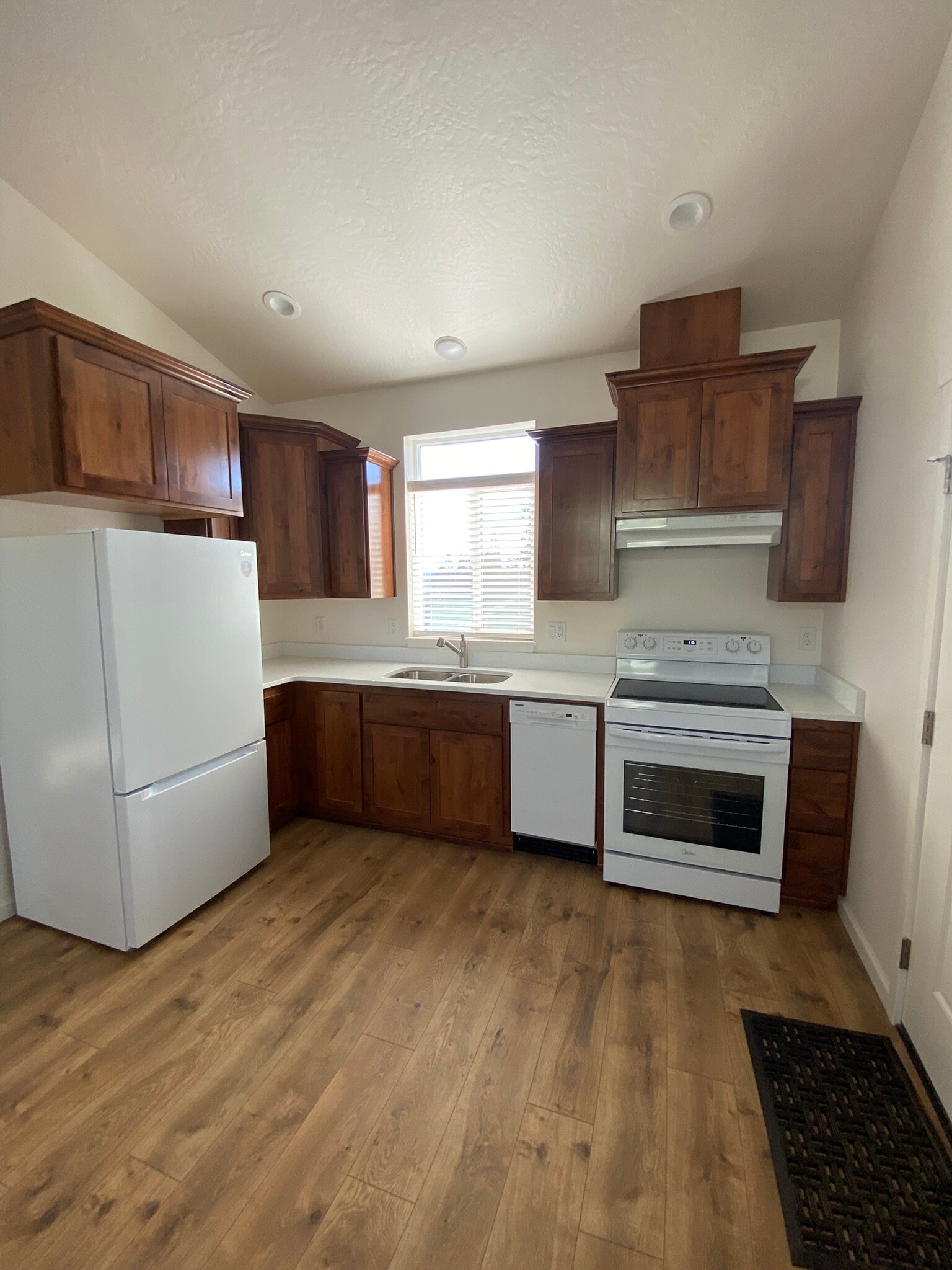 Kitchen - 439 Wall St