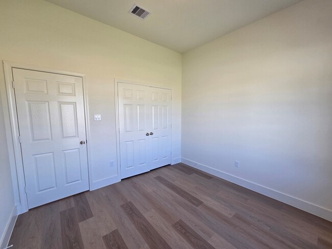 Building Photo - 16276 Jeet St