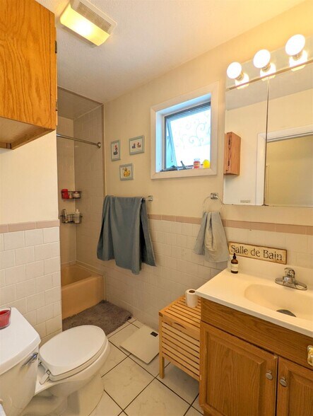 Building Photo - 392 Washington St