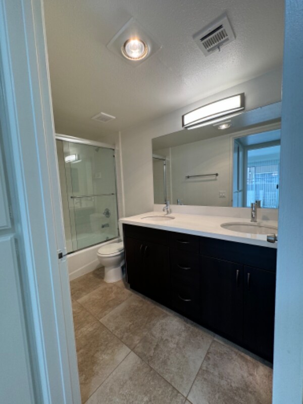 Building Photo - 13022 Riverside Dr