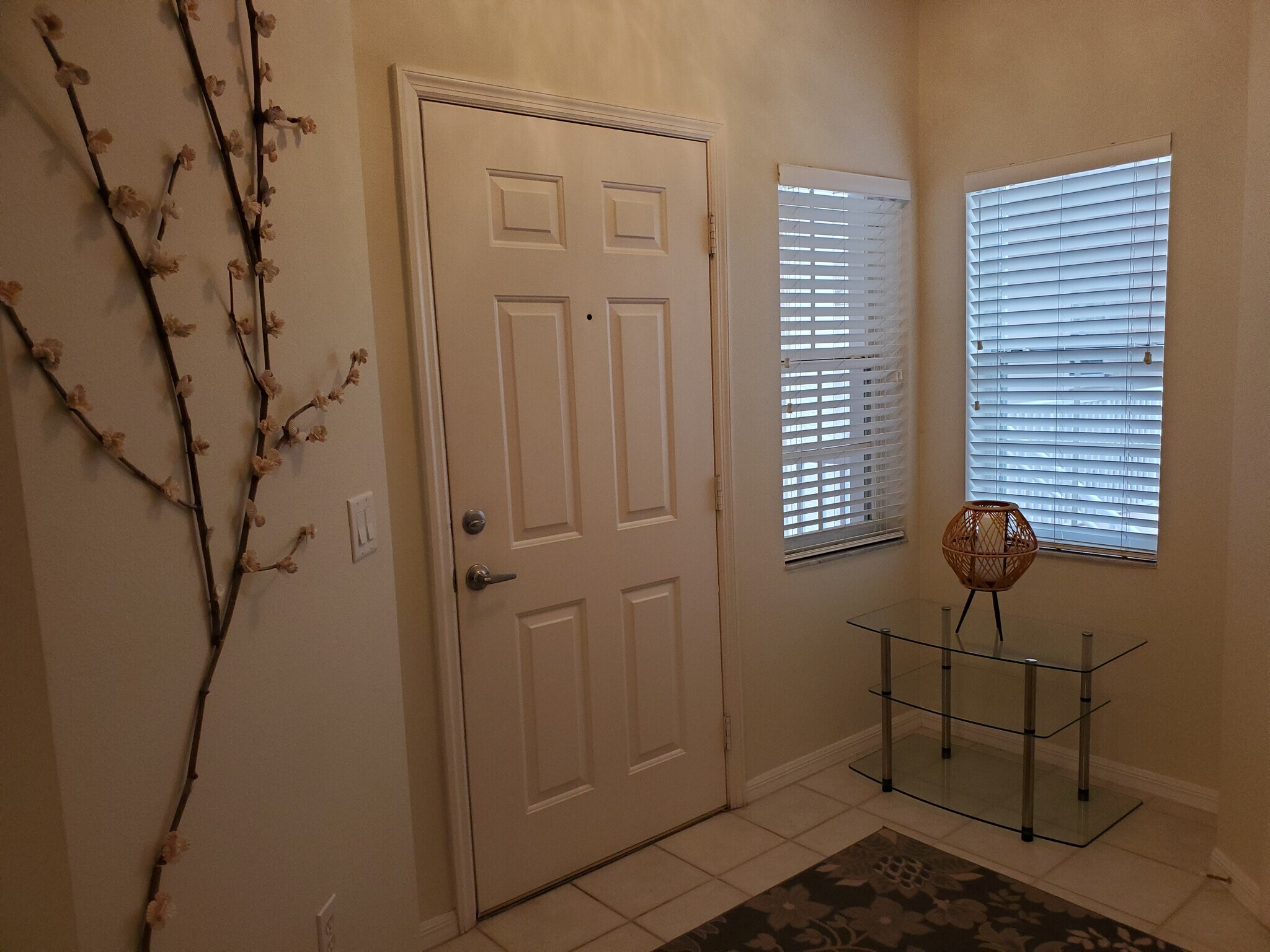 Foyer - 4212 Central Sarasota Pky