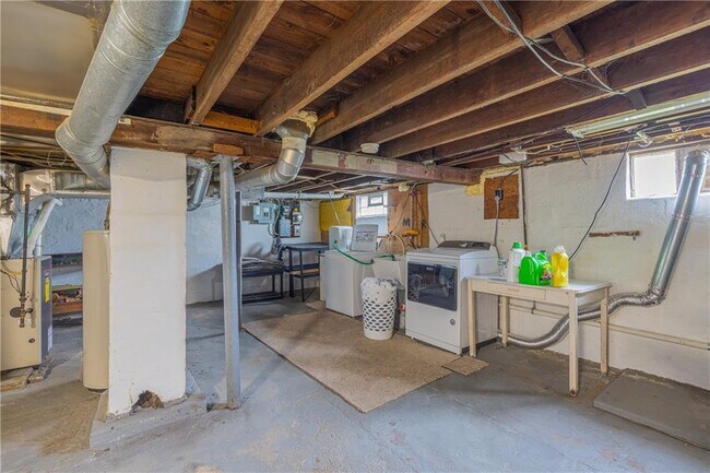 Building Photo - 359 Bleacker Rd