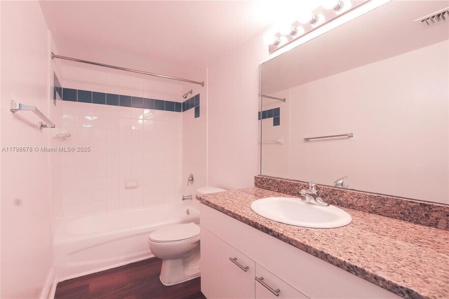 Building Photo - 1756 N Bayshore Dr