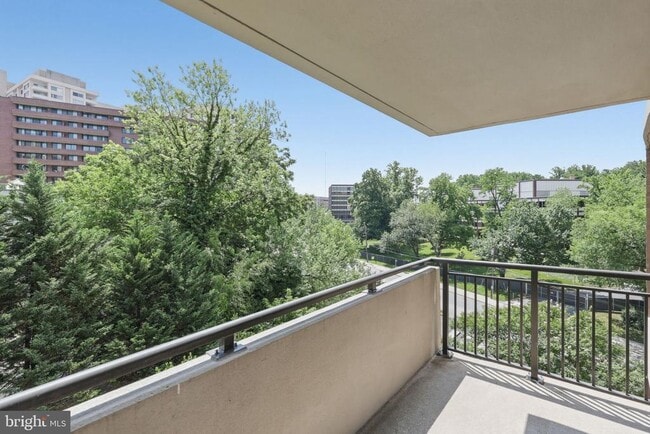 Building Photo - 4620 N Park Ave