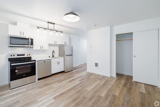 Interior Photo - Bode @ Lake City