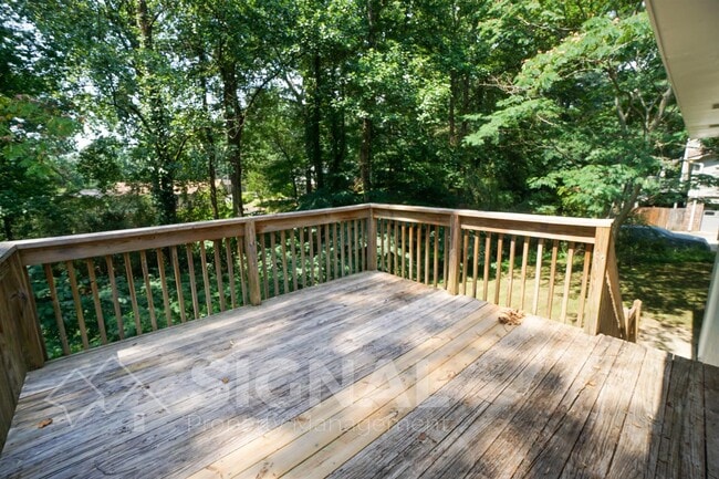 Building Photo - 105 Silverleaf Dr