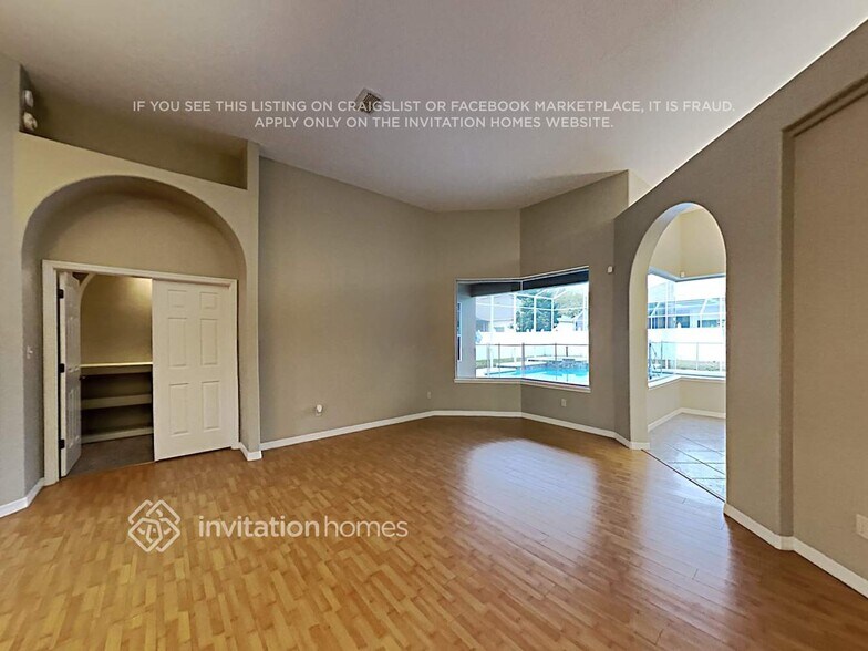 Building Photo - 8119 Belshire Dr