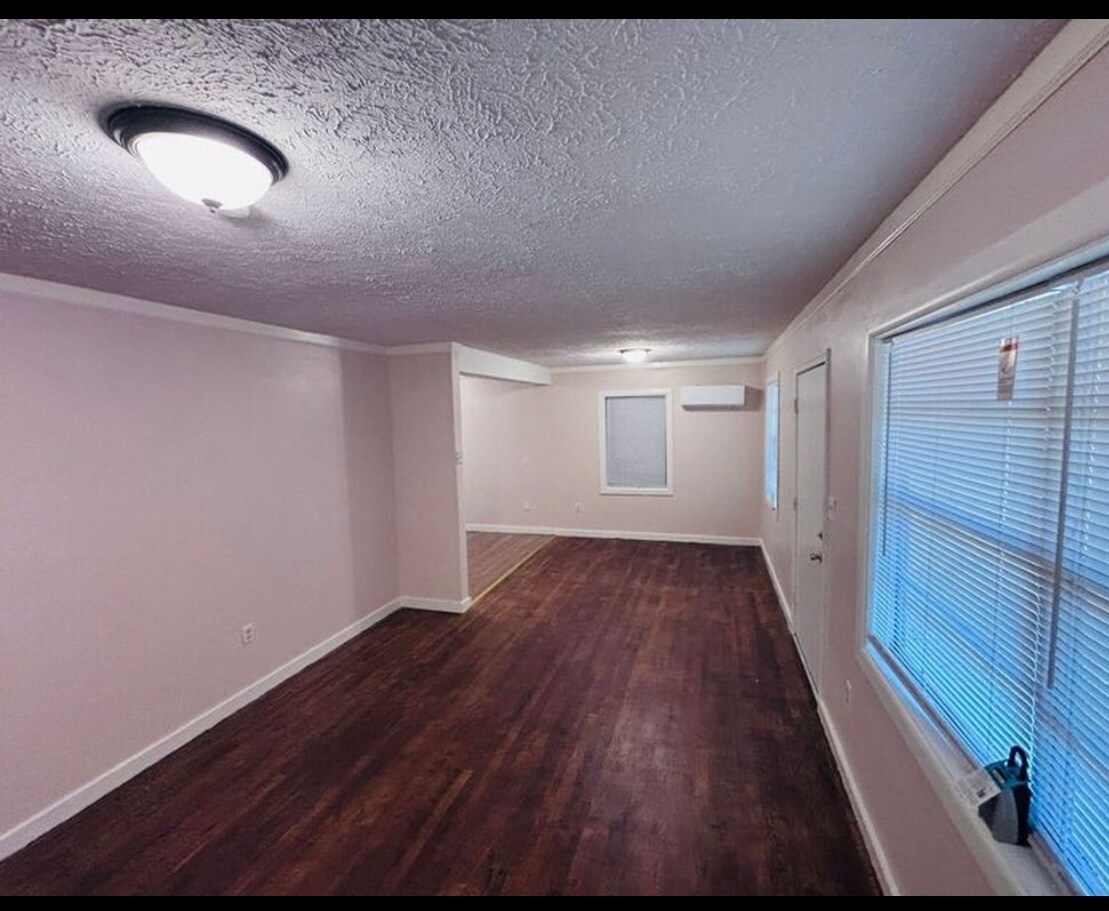 Building Photo - 5082 Lurline Dr