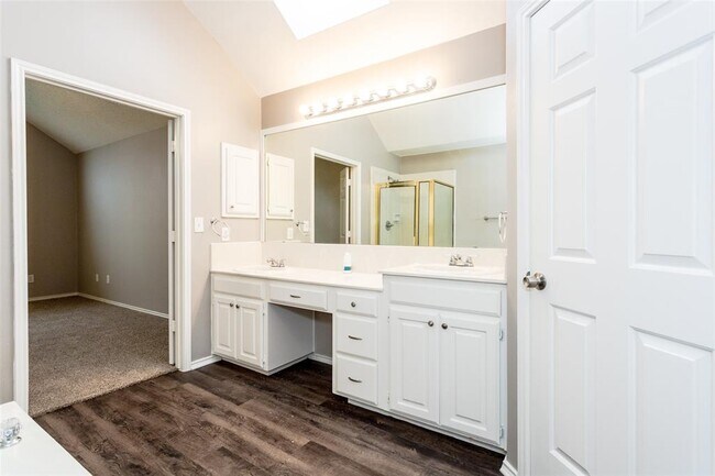 Building Photo - 923 Golden Grove Dr