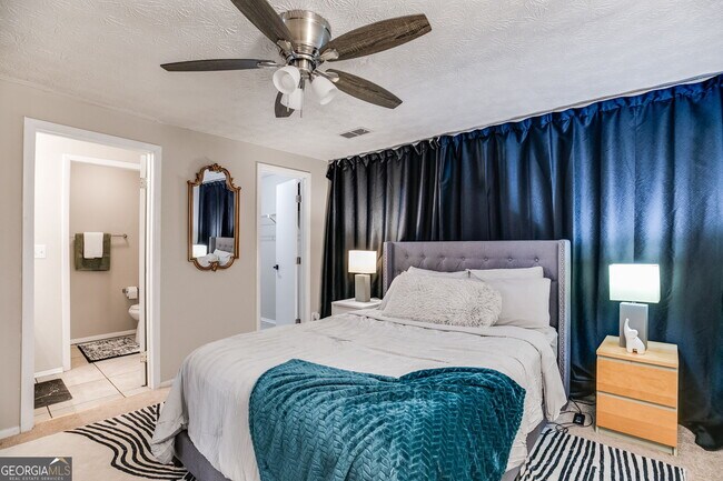 Building Photo - 6413 Wedgewood Trce