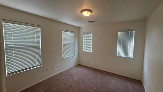 Building Photo - Welcome Home 3 or 4 BDRM SW Las Vegas