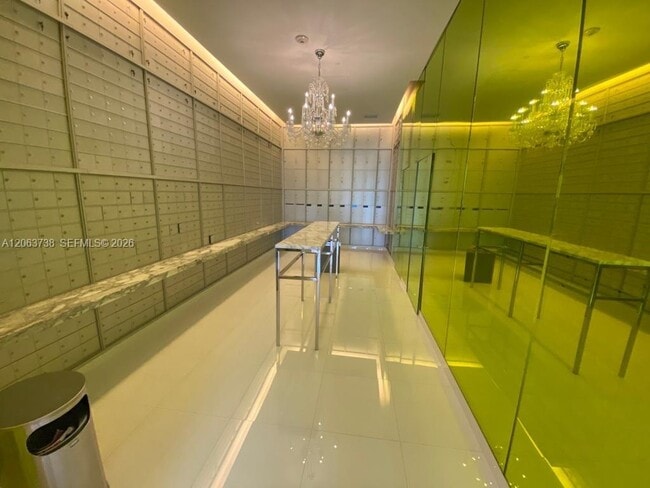 Building Photo - 495 Brickell Ave