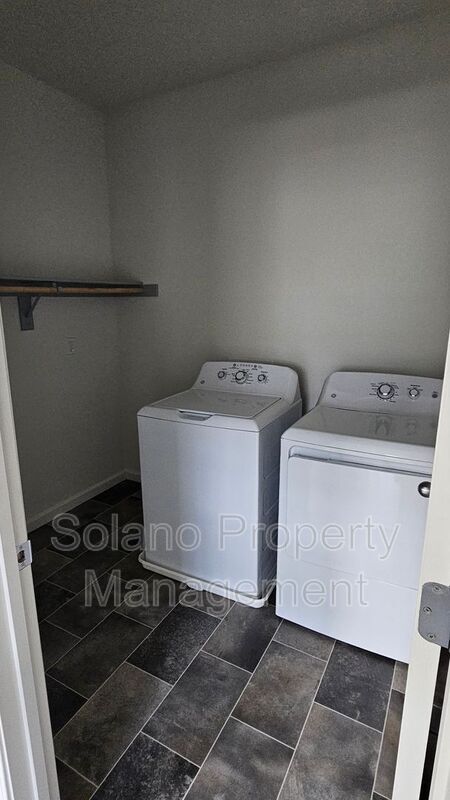 Building Photo - 1205 Niemann St