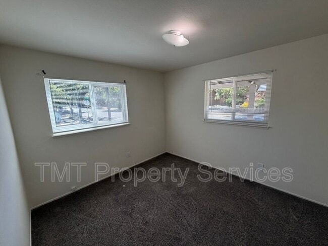 Building Photo - 2431 33rd St