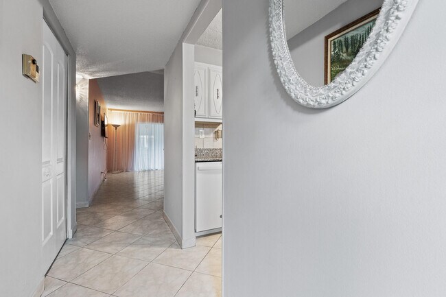 Building Photo - 250 NE 20th St