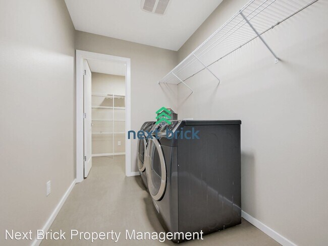 Building Photo - 5 br, 4 bath House - 12808 213th SE