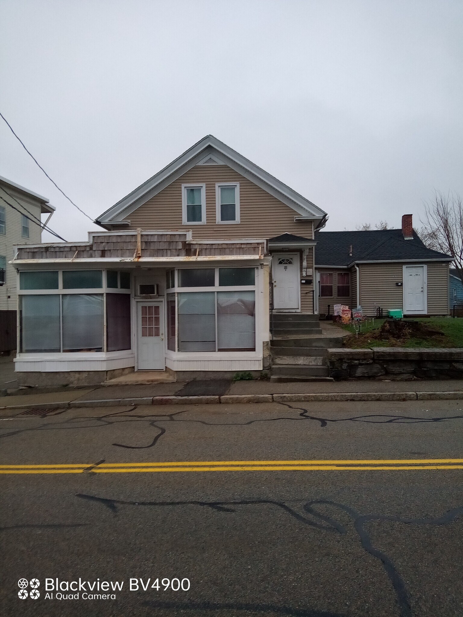 Building Photo - 107 School St