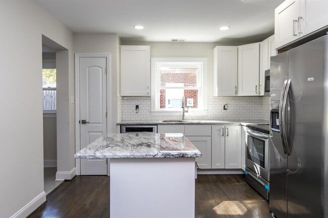 Building Photo - 564 Claymont Dr