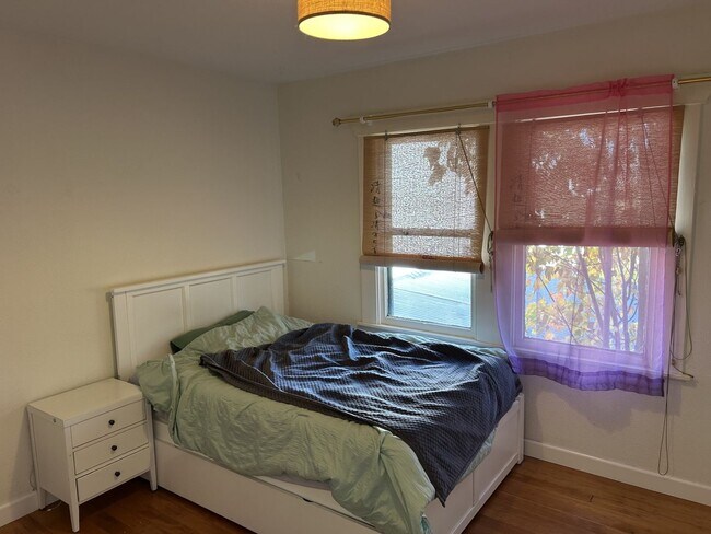 Building Photo - Lovely 1 Bedroom, 1 Bathroom Unit in West Petaluma