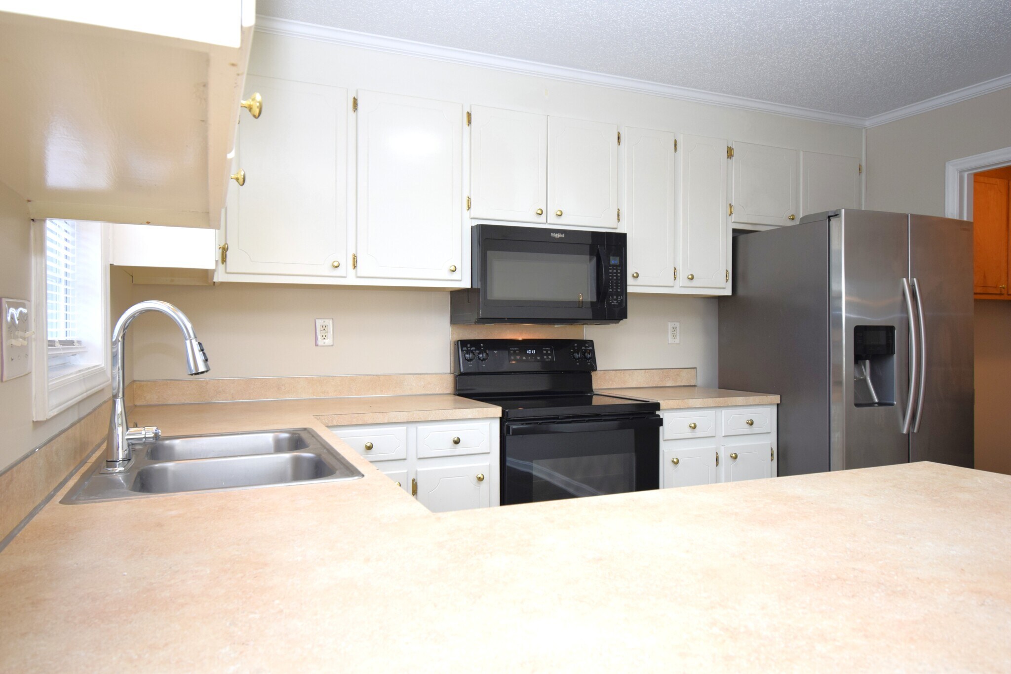 Building Photo - 2380 Vineyard Dr