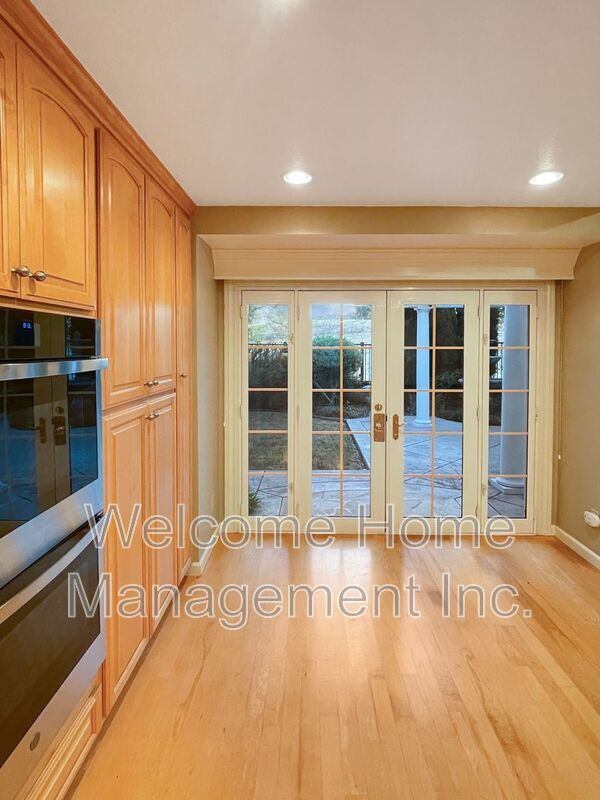 Building Photo - 4310 Canyon Crest Rd W