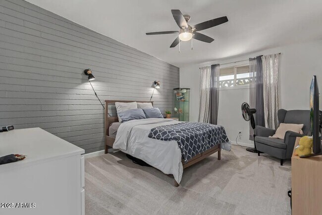 Building Photo - 6108 N 12th Pl