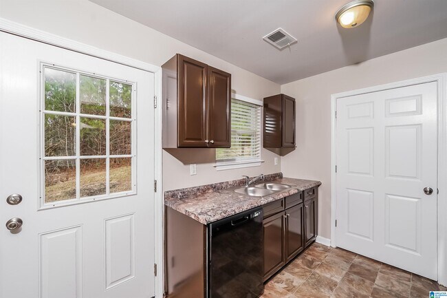Building Photo - 1030 Moonlite Dr