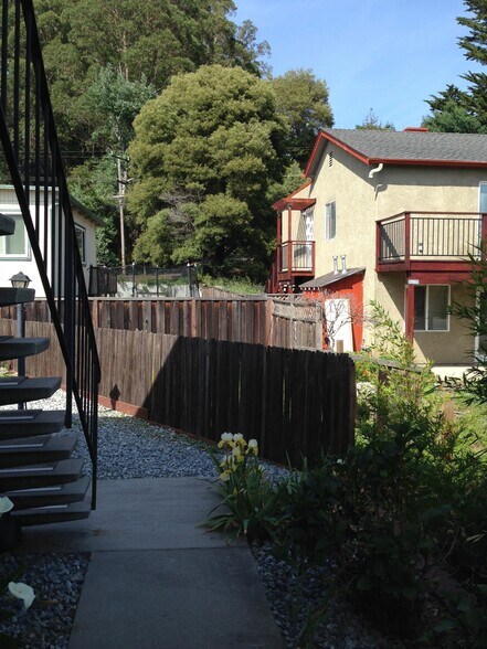 path from driveway parking - 7137 Soquel Drive