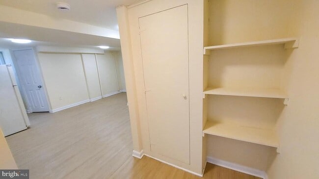 Building Photo - 228 Manor Cir