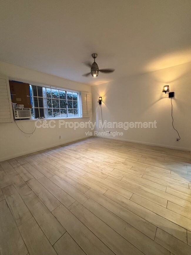 Building Photo - 533 W 23rd St