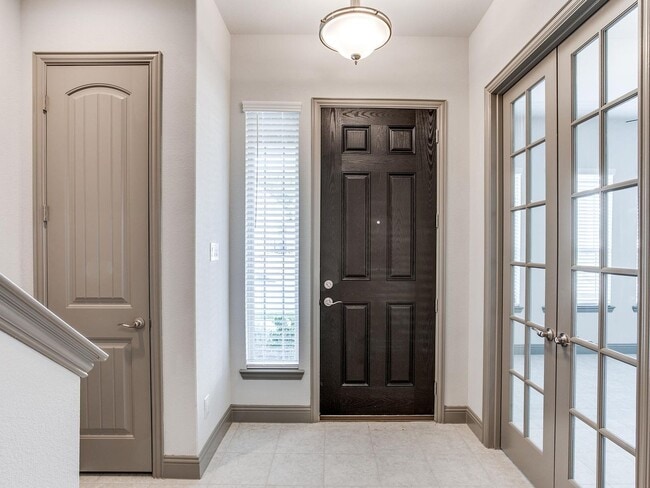 Building Photo - 7685 Regal Ln