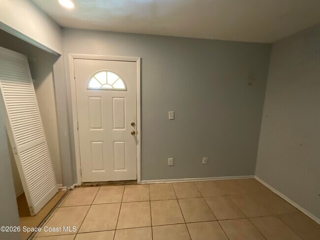 Building Photo - 753 Bianca Dr NE