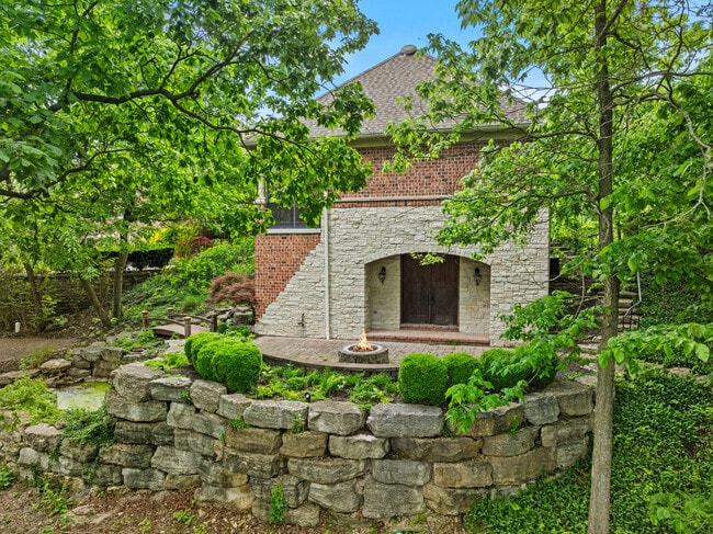 Building Photo - 12932 Sunset Bluff Ct