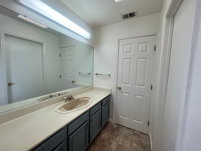 Building Photo - Beautiful 3-Bedroom Home for Rent – Prime ...