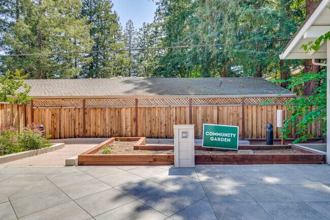 Building Photo - Brand New 2 Story, 3 Bed, 3 Bath Townhome ...