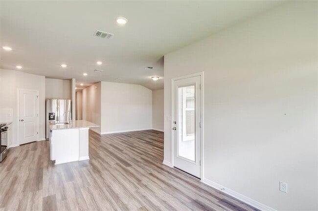 Building Photo - 4905 Hazelnut Ln
