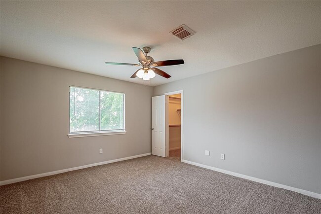 Building Photo - 215 Wood Cir Ln