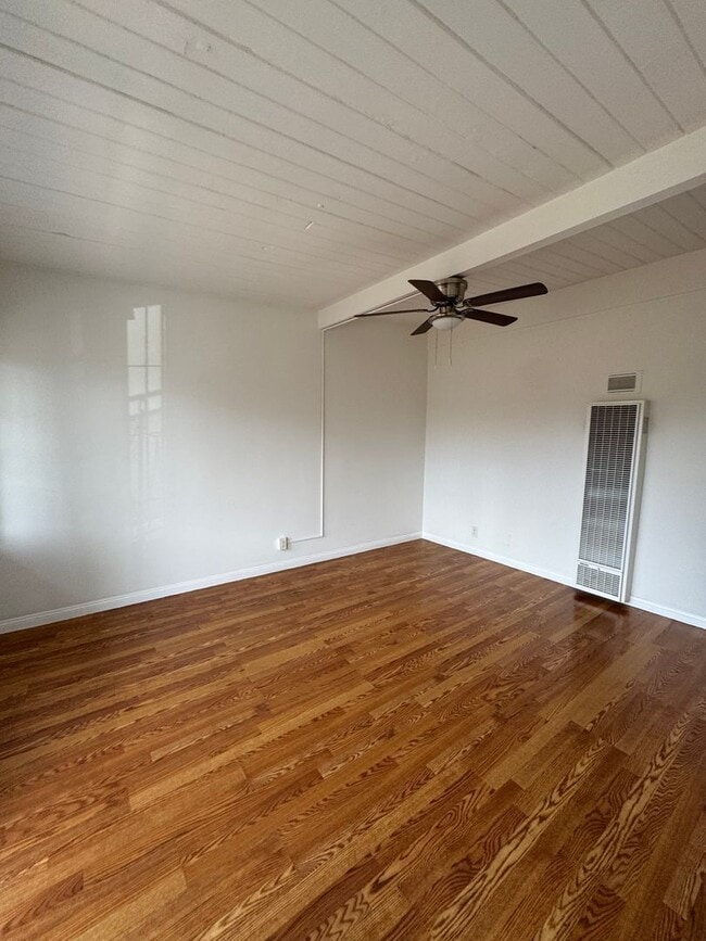 Building Photo - Comfortable 1-Bedroom in Gardena with Park...