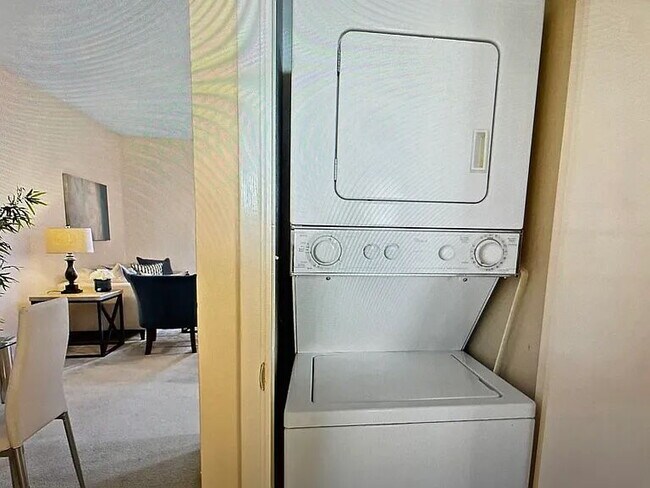 Building Photo - "Cozy 1-Bedroom Retreat in San Jose - Perfect for Your Urban Lifestyle!"