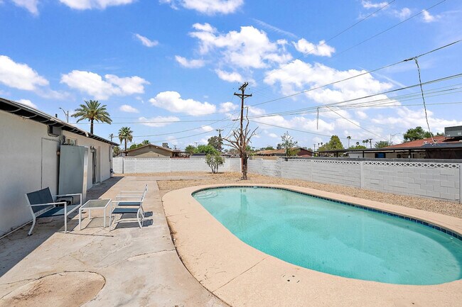 Building Photo - 3101 N 40th Dr