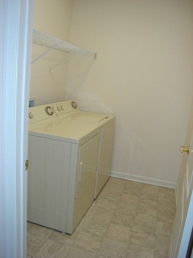Building Photo - 75 Harborton Ln