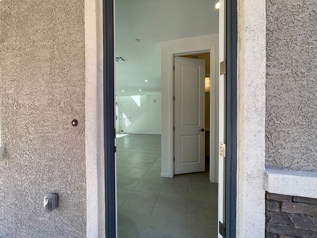 Building Photo - 3 BED 2.5 BATH 2 CAR GARAGE TOWNHOME FOR RENT IN CADENCE MASTER PLANNED COMMUNITY