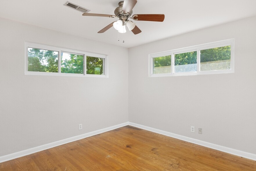 Building Photo - 301 Wygoda Cir