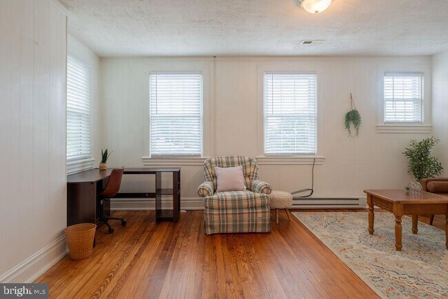 Building Photo - 315 Frederick St